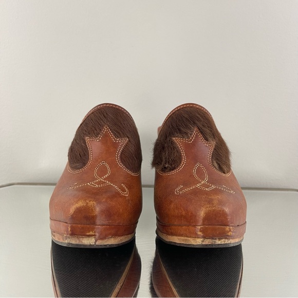 !SOLD! DANELLE Vintage 1970’s Western Burnt Orange Brown Leather Wooden Clogs - Picture 6 of 8
